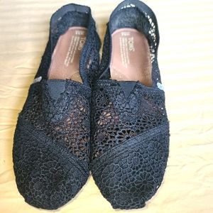 TOMS black lace women's size 9.5